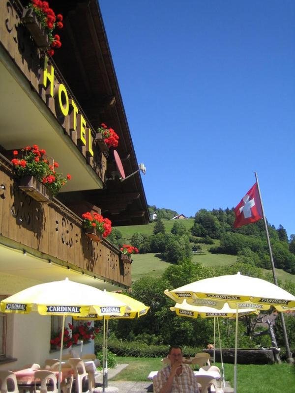 Hotel Elite B&B Rossiniere Exterior photo